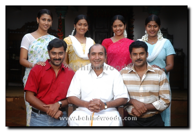 Kannum Kannum Movie Gallery